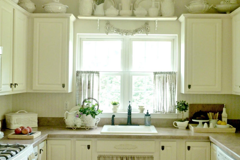 white kitchen curtains